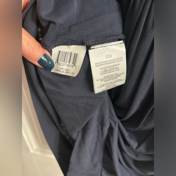 EUC BCBGMAXAZRIA TOP - Picture 6 of 6